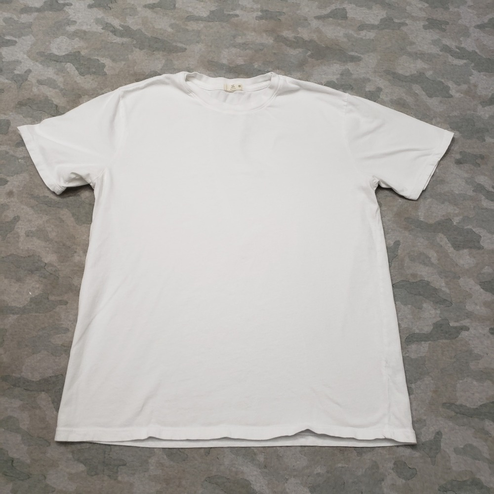 Flint and Tinder Shirt Mens Medium White Crewneck USA Made Short Sleeve